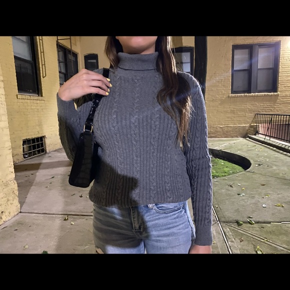 Beautiful Hadas turtleneck - Picture 2 of 2